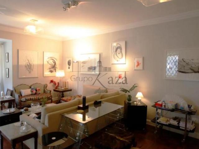 Casa Pacaembu 3 Dormitórios 350m²