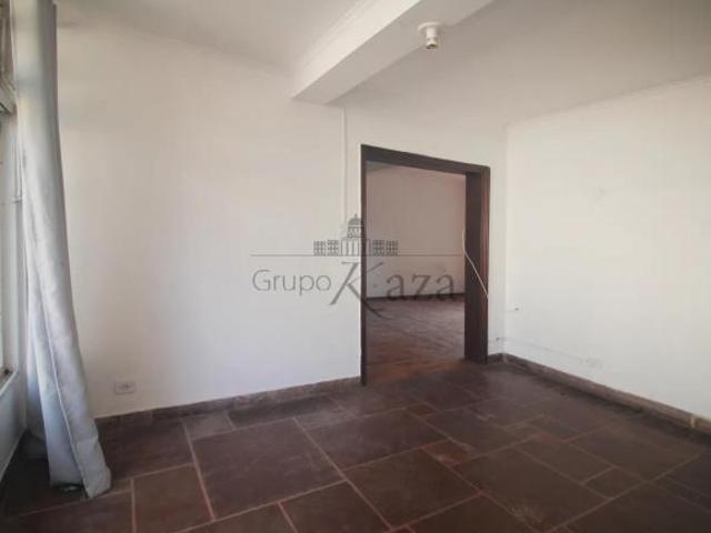 Casa Pacaembú 3 Dormitórios 487m²