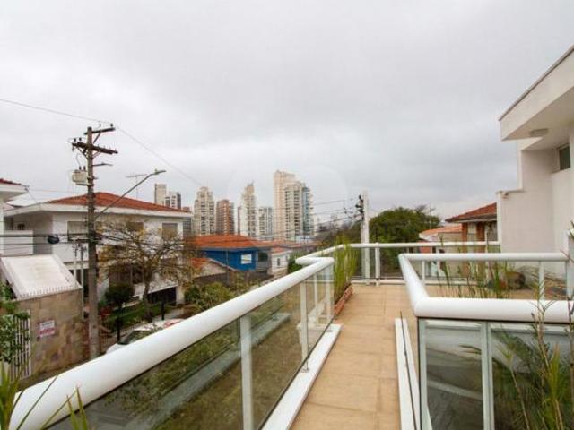 Casa padrão com 302 a/construída com 4 quartos, 3 suítes na Vila Madalena