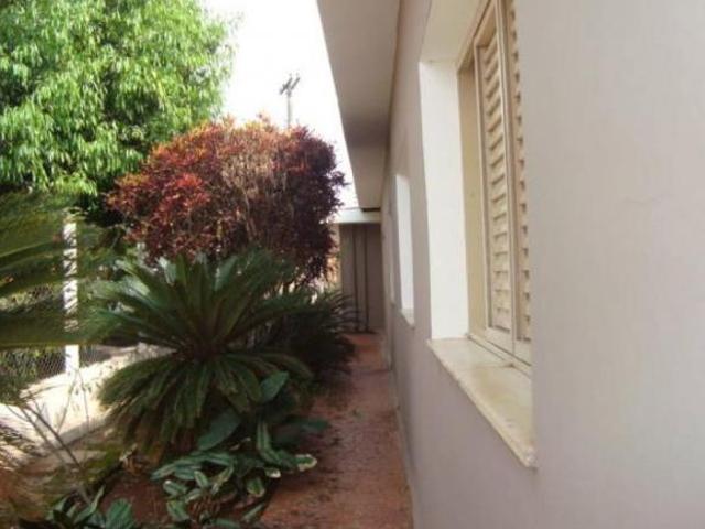 Casa Ampla à Venda em Uchoa/SP ? 05 Dormitórios e Edícula