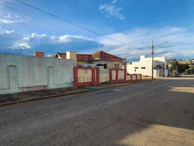 Casa Padrão em Dores do Indaiá