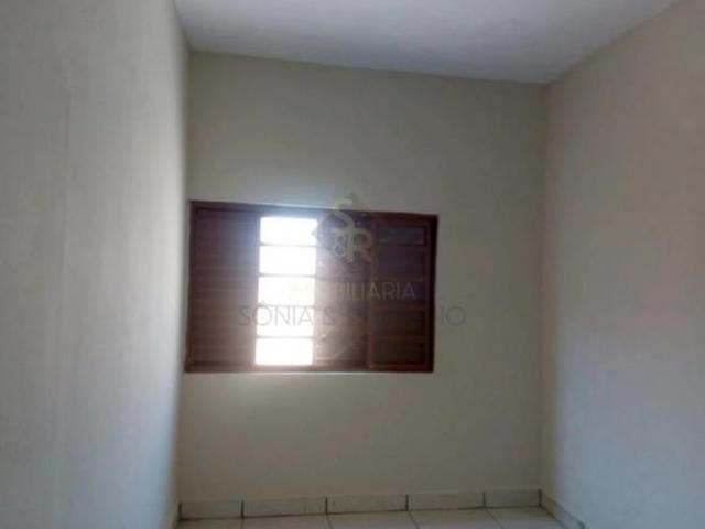 Casa Padrão para Locação e Venda em Jardinópolis