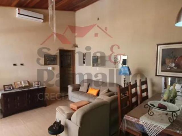 Casa Padrão para Locação no Bairro Vila Rizzi, em Ribeirão Preto