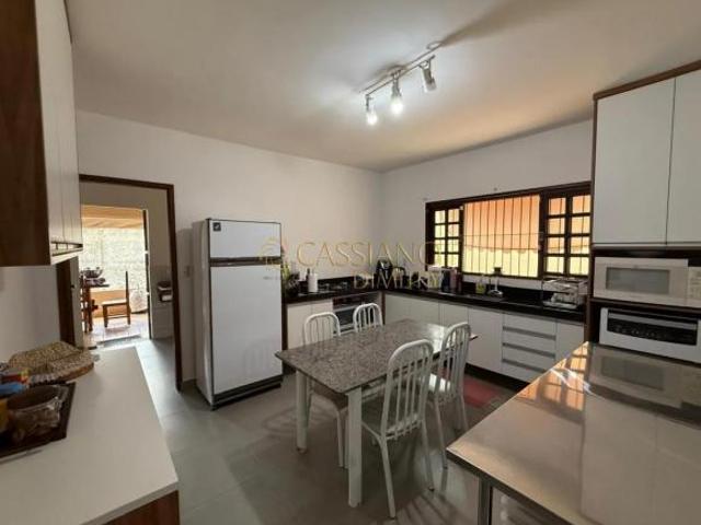 Casa / Padrão para venda no Bosque dos Eucaliptos