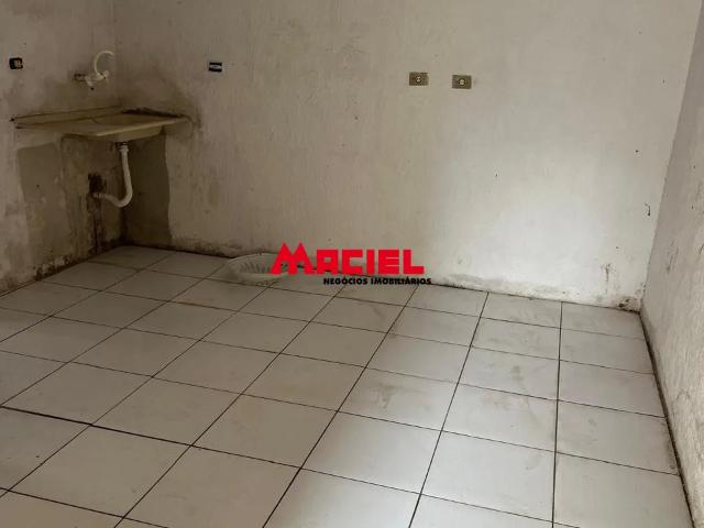 CASA PADRAO DE 3 DORMITORIOS NO SATÉLITE!