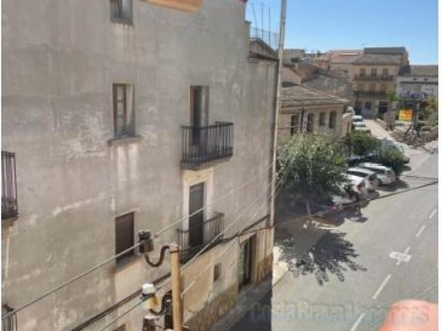 Casa Pairal con 4 plantas y de 6 habitaciones en Belianes