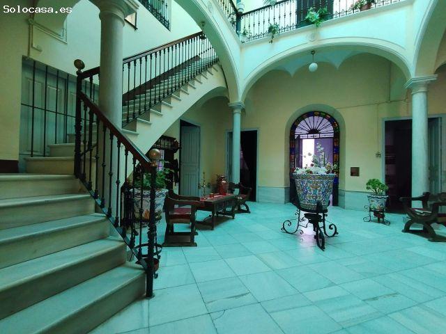 CASA PALACIO EN FUENTE DE CANTOS