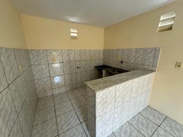 Casa para alugar na Rua Porto Alegre, próxima ao North Shopping Jóquei!