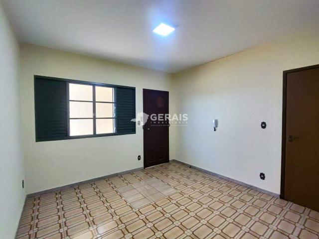 Casa para alugar, CENTRO Divinópolis/MG