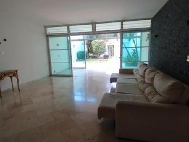 Casa para alugar com 400m², 3 quartos e 4 vagas