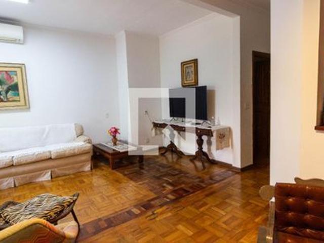 Casa para alugar com 400m², 4 quartos e 8 vagas