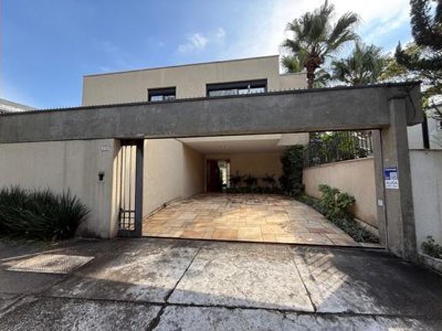 Casa para alugar com 400m², 5 quartos e 2 vagas