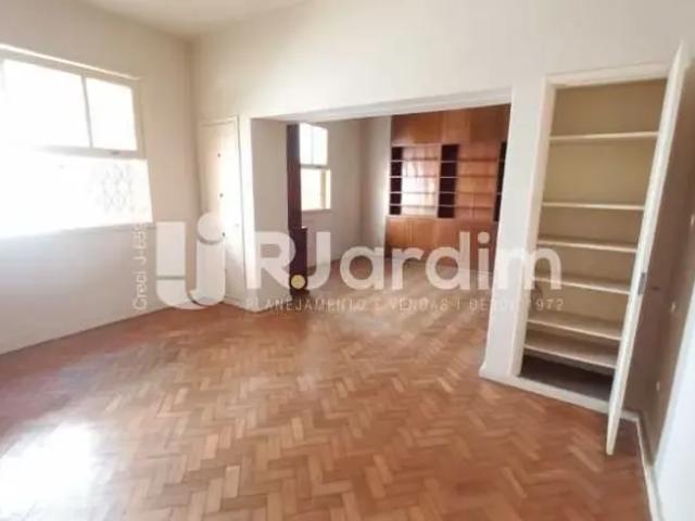 Casa para alugar com 401 m² em Laranjeiras RJ