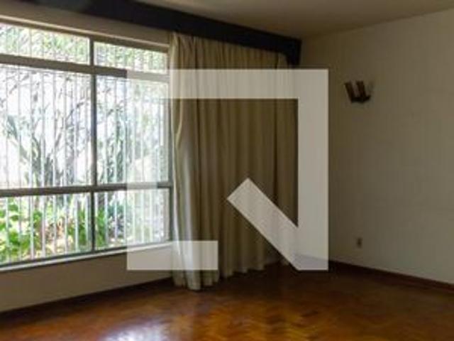 Casa para alugar com 401m², 5 quartos e 8 vagas