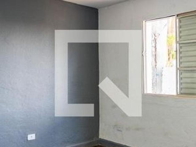 Casa para alugar com 40m², 1 quarto e sem vaga