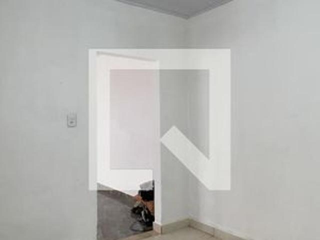 Casa para alugar com 40m², 1 quarto e sem vaga