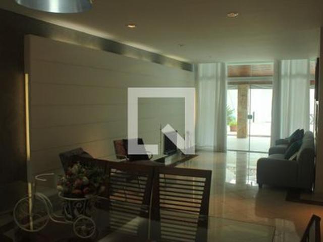 Casa para alugar com 414m², 5 quartos e 7 vagas