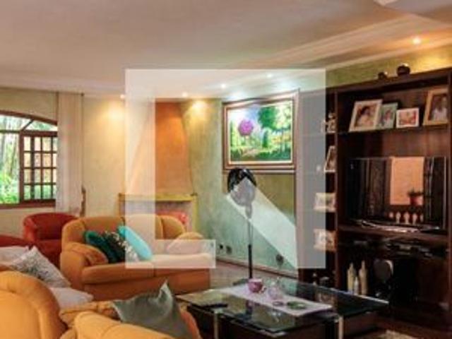 Casa para alugar com 420m², 5 quartos e 6 vagas
