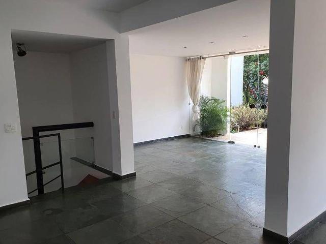 Casa para alugar com 422m², 3 quartos e 4 vagas