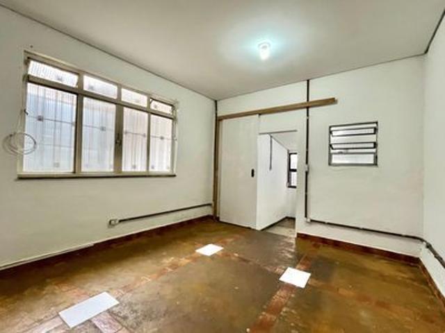 Casa para alugar com 42m², 1 quarto e sem vaga