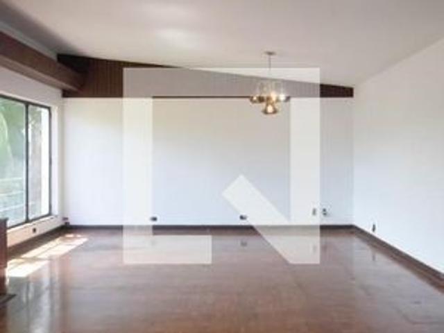 Casa para alugar com 430m², 8 quartos e 4 vagas