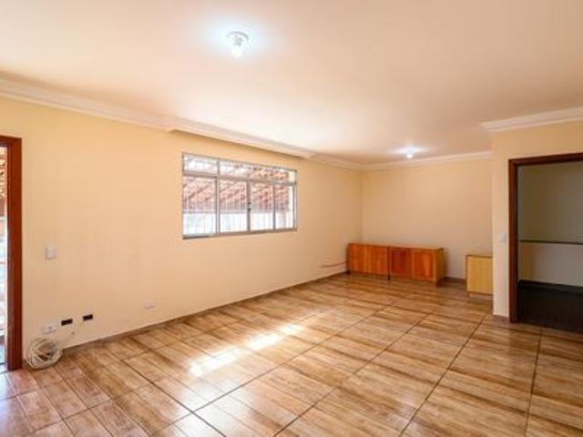 Casa para alugar com 440m², 3 quartos e 8 vagas