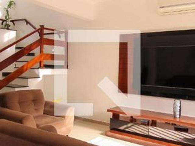 Casa para alugar com 450m², 4 quartos e 3 vagas