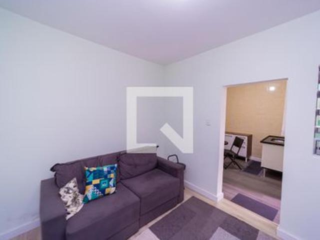 Casa para alugar com 45m², 1 quarto e sem vaga