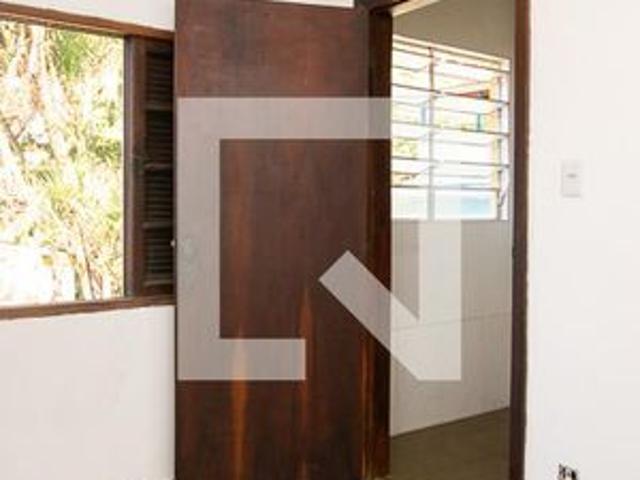 Casa para alugar com 45m², 2 quartos e sem vaga