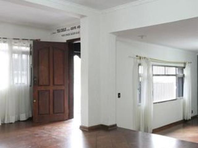 Casa para alugar com 460m², 4 quartos e 2 vagas
