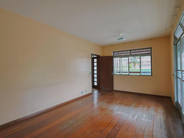 Casa para alugar com 484m², 3 quartos e 4 vagas