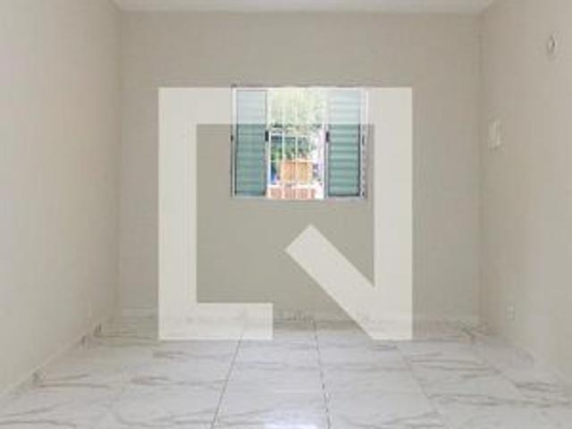 Casa para alugar com 48m², 1 quarto e sem vaga