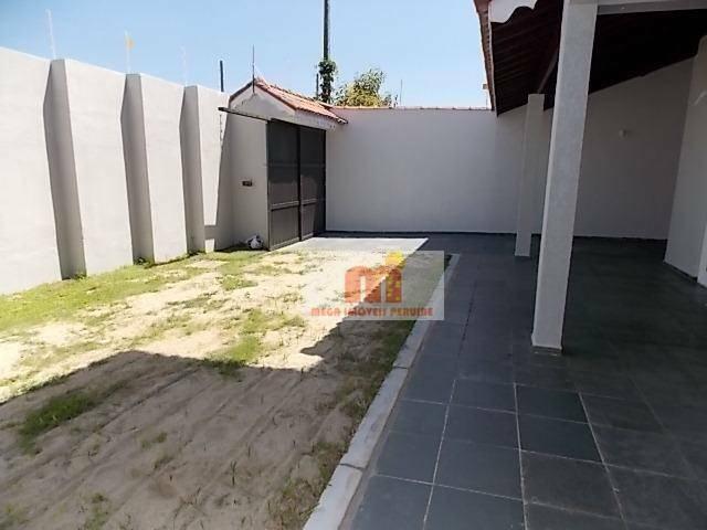 Casa para alugar com 4 quartos e 431 m² por R$ 4.500/mês