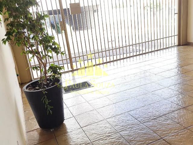 Casa para alugar com 4 quartos e 180 m² por R$ 2.200/mês