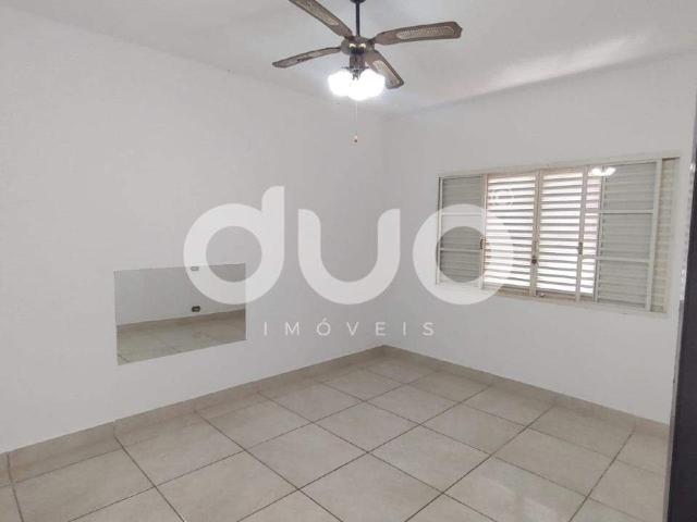 Casa para alugar com 4 quartos e 188 m² por R$ 2.500/mês