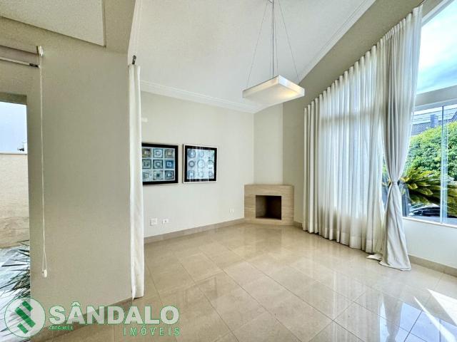 Casa para alugar com 4 Suítes em Zona 08, Maringá PR