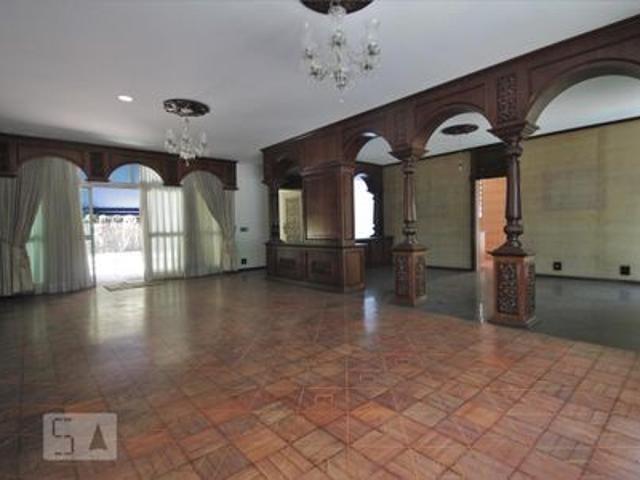 Casa para alugar com 500m², 5 quartos e 4 vagas