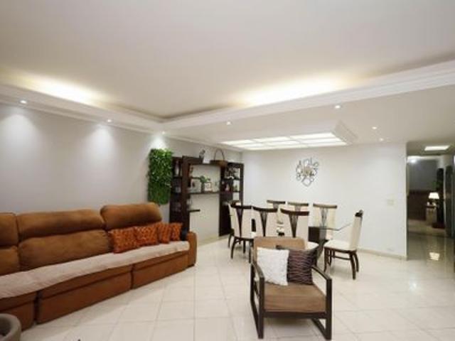 Casa para alugar com 505m², 6 quartos e 2 vagas