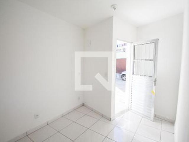 Casa para alugar com 50m², 1 quarto e sem vaga