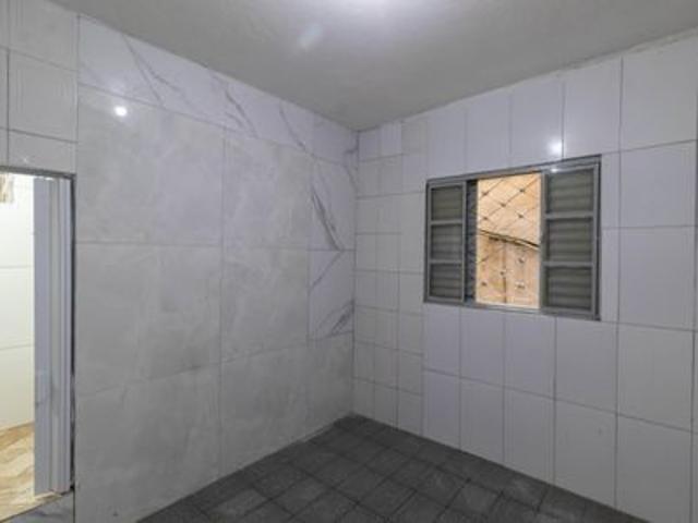 Casa para alugar com 50m², 1 quarto e sem vaga