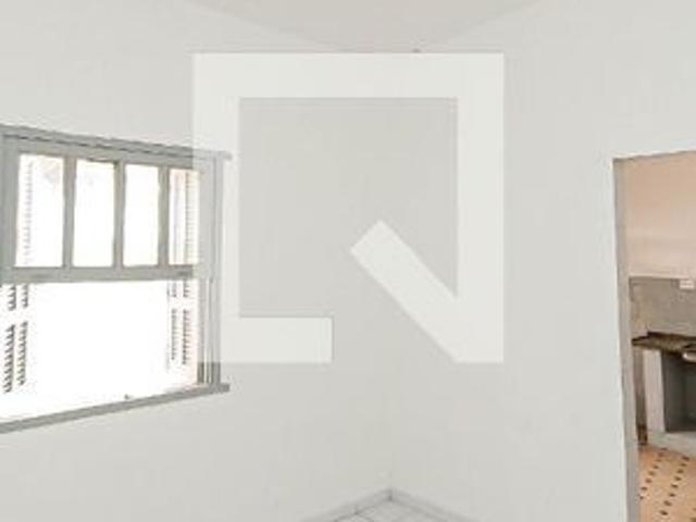Casa para alugar com 50m², 1 quarto e sem vaga
