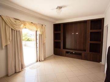 Casa para alugar com 530m², 5 quartos e 7 vagas