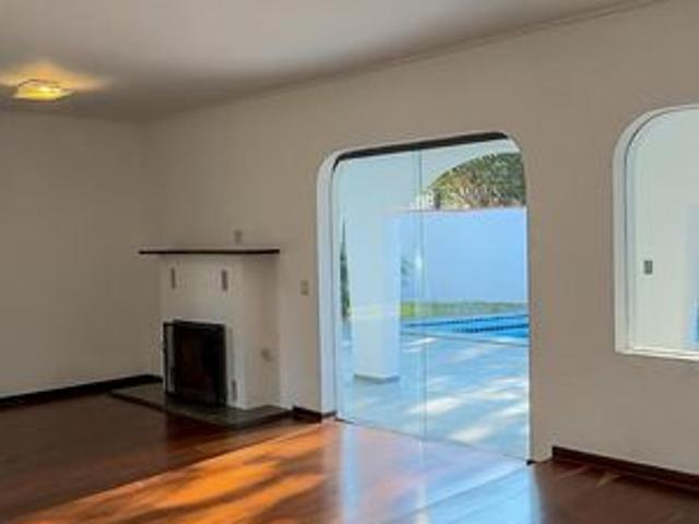 Casa para alugar com 550m², 4 quartos e 4 vagas