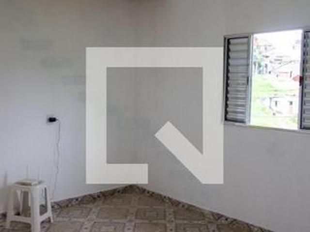 Casa para alugar com 56m², 1 quarto e sem vaga