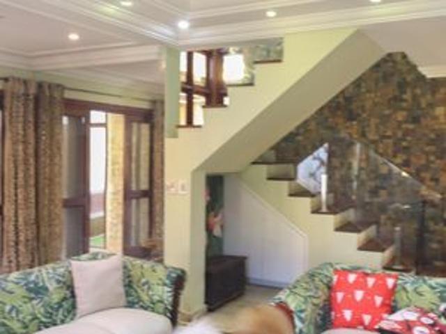 Casa para alugar com 580m², 4 quartos e 5 vagas