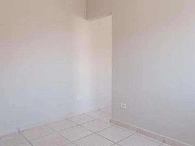 Casa para alugar com 58m², 1 quarto e sem vaga
