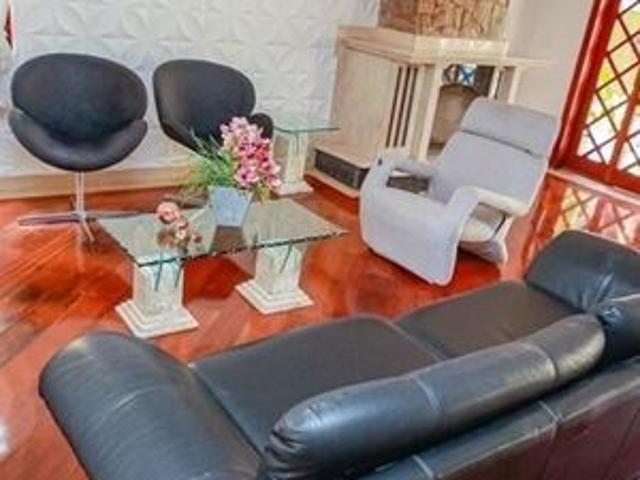 Casa para alugar com 592m², 4 quartos e 5 vagas