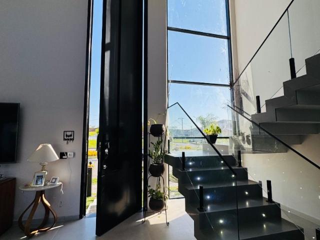 Casa para alugar com 5 quartos e 336 m² por R$ 15.000/mês
