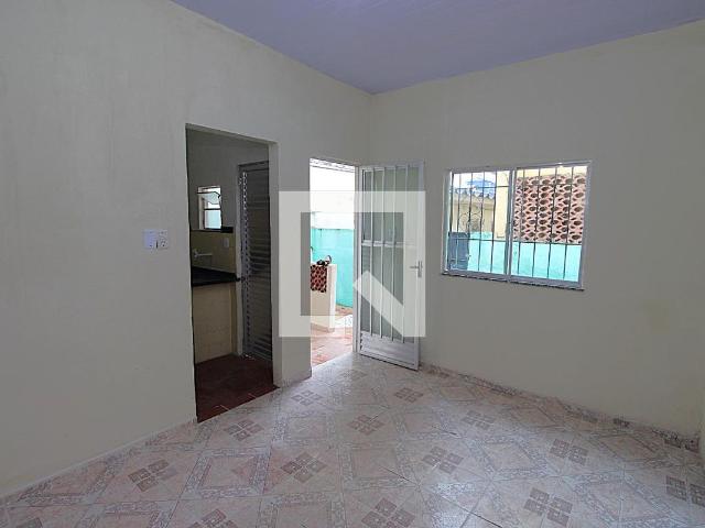 Casa para alugar com 60m², 1 quarto e sem vaga