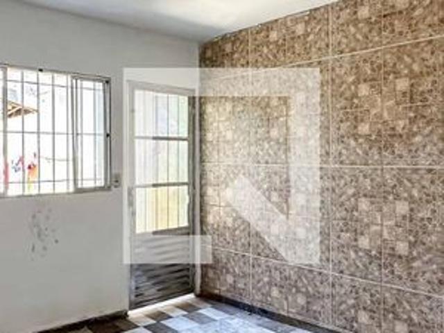 Casa para alugar com 60m², 2 quartos e sem vaga